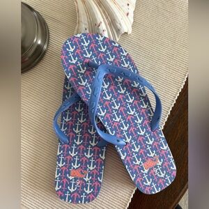 Vineyard Vines women’s flip flops